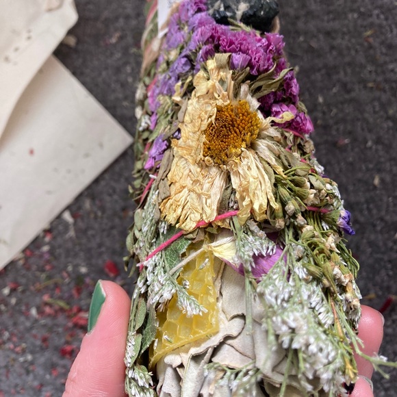 Sage & Protect Beeswax & Stone Wand/Smudge Stick Artisanal - Picture 3 of 5